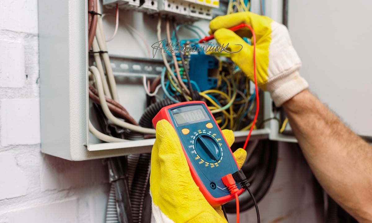 How to Choose the Right Electrical Panel Size for Your Home